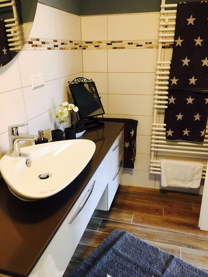 Gaestehaus Sellemols Ferienwohnung Korbmacher Heuchelheim-Klingen Buitenkant foto